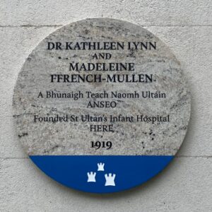 Photograph of Dublin City Council Commemorative Plaque honouring Kathleen Lynn and Madeleine ffrench-Mullen.