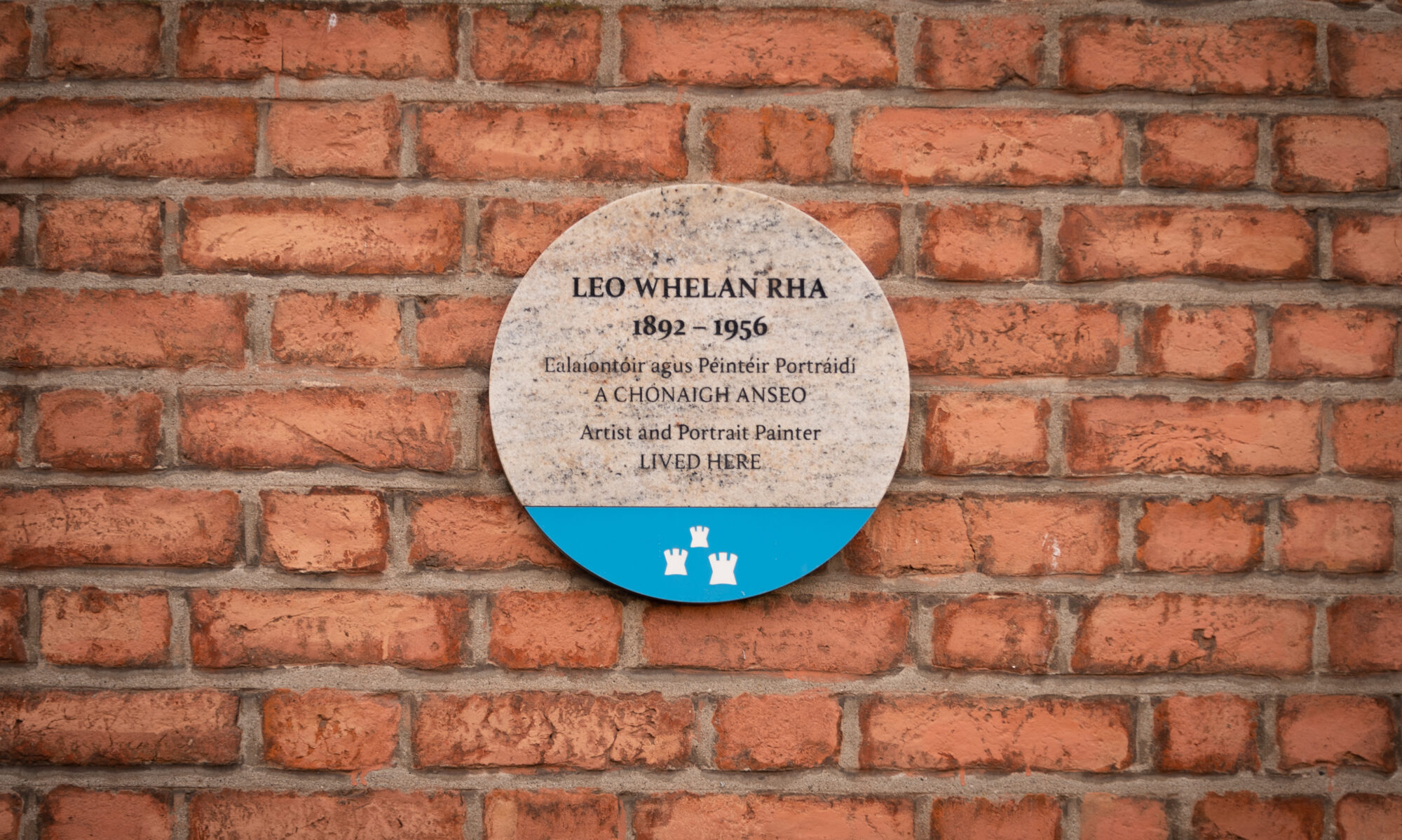 Photograph of Dublin City Council plaque honouring Leo Whelan