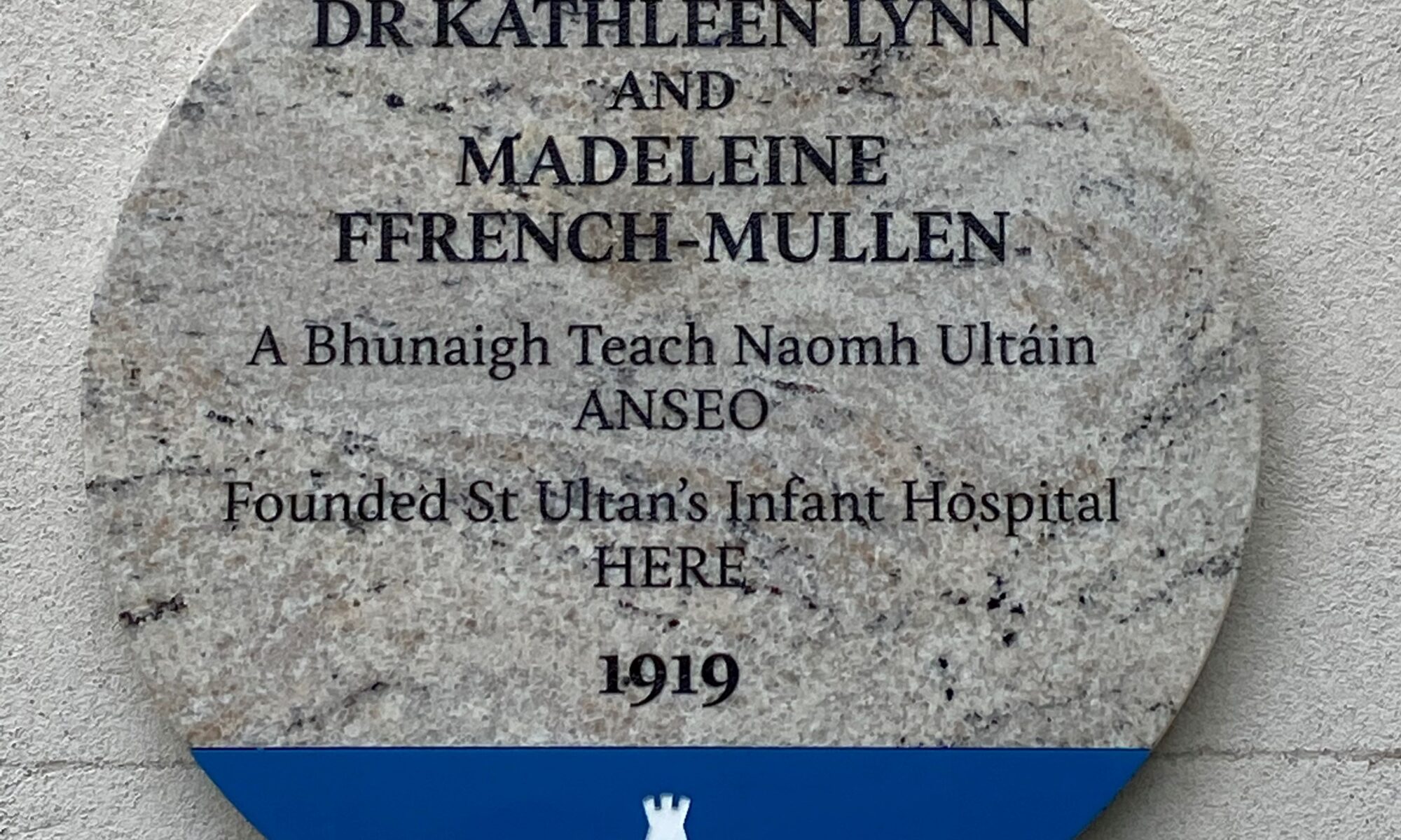 Photograph of Dublin City Council Commemorative Plaque honouring Kathleen Lynn and Madeleine ffrench-Mullen.